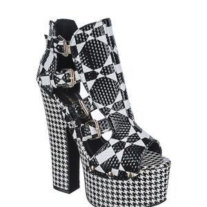 Shiekh Privileged Boris Black and White Geometric Platform Heels Sz 7